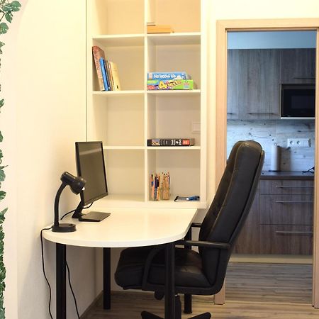 Апартаменты Charming Flat, Steps From Castle - Historic Part Братислава Экстерьер фото