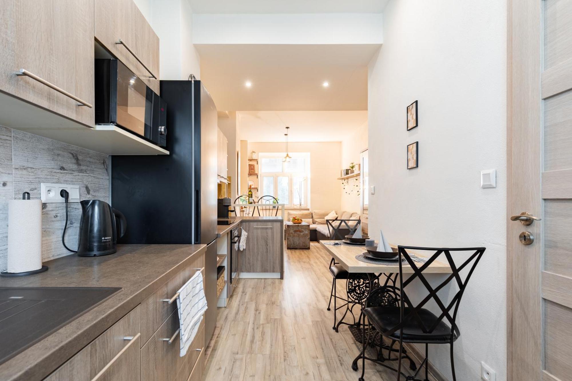 Апартаменты Charming Flat, Steps From Castle - Historic Part Братислава Экстерьер фото